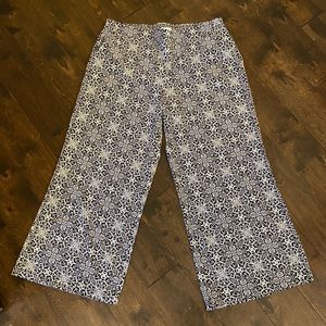 New York and Company Plazo pants - Size XL
